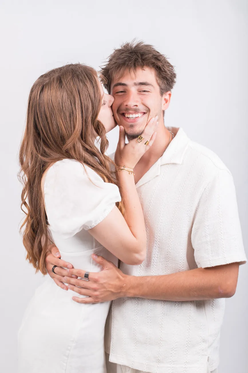 Séance photo en couple en studio — Amour et Lumière
